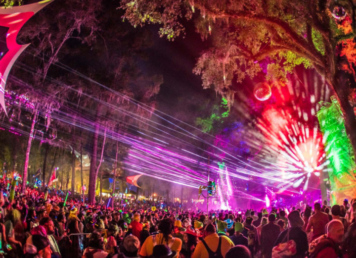 Suwanee Hulaween live photo