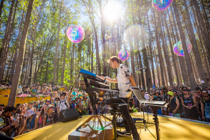 jason leech electric forest live photo