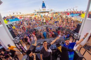 Press photo of Groove Cruise.