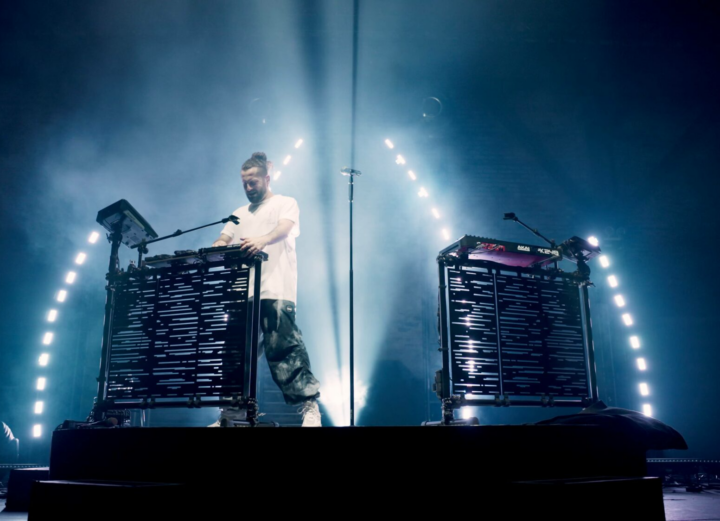 Photo of Elderbrook performing live (c/o EDM Identity)