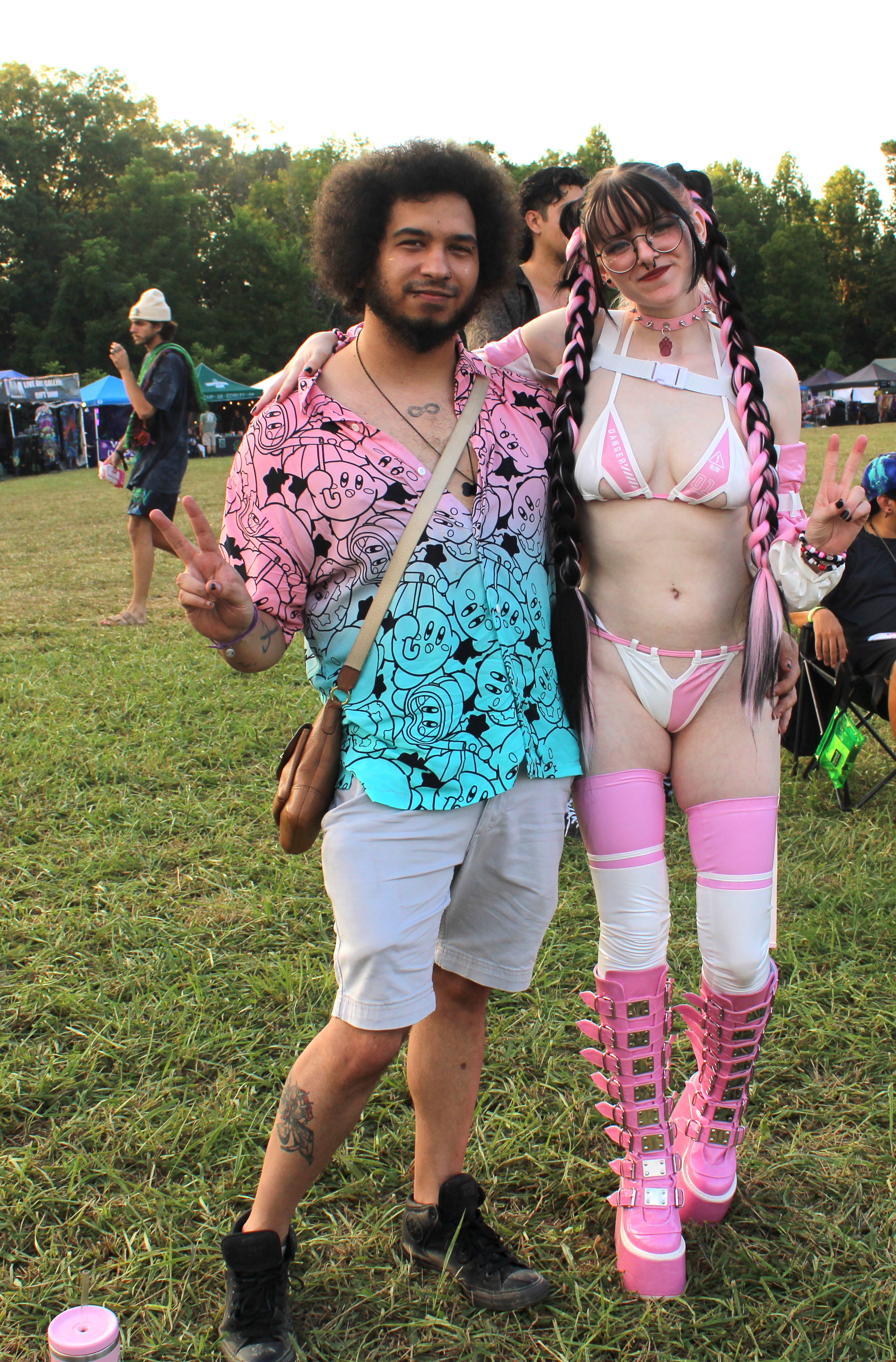 Festival fashion 2023: Couple wearing pink at Sound Haven 2023
