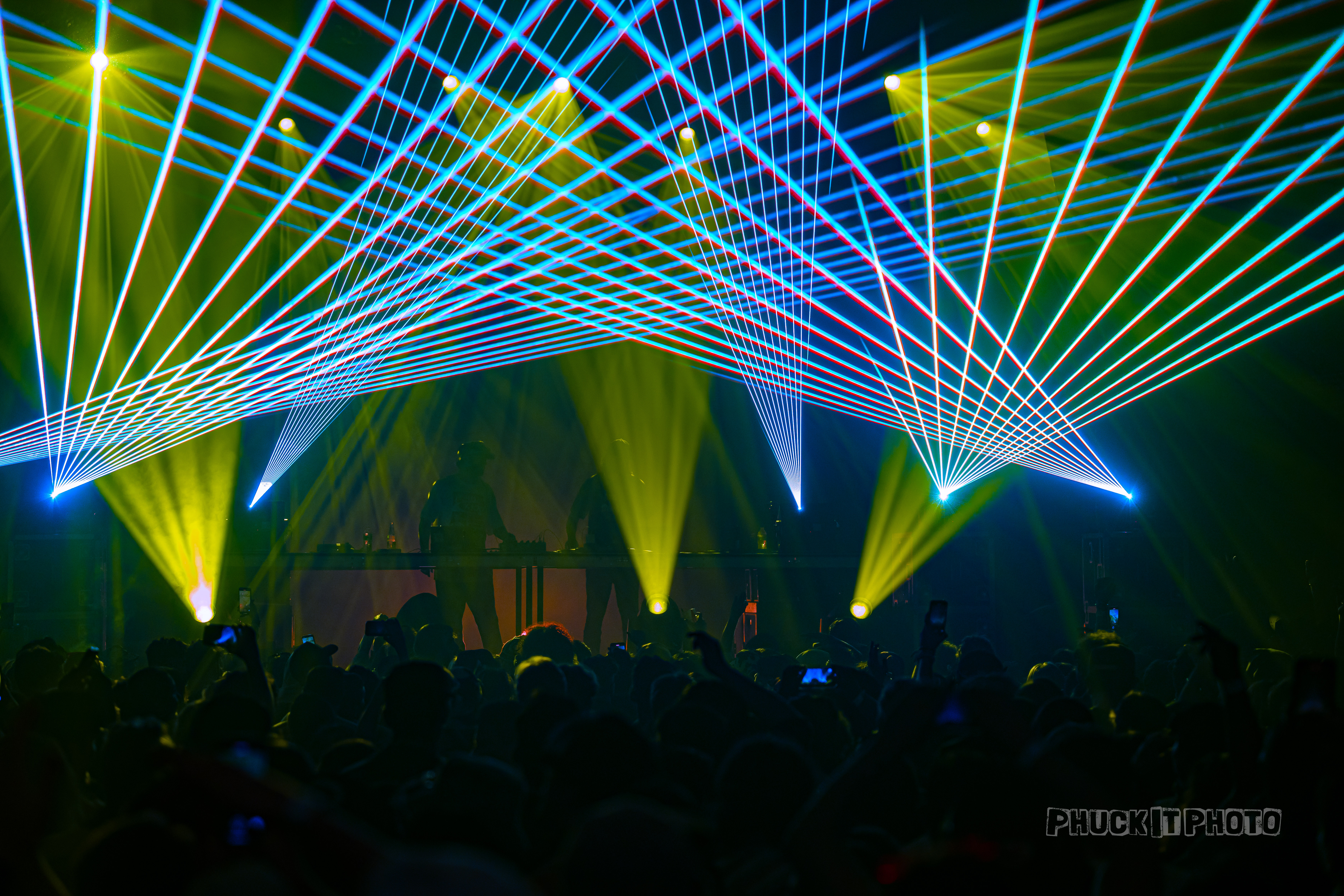 Impressive stage lasers